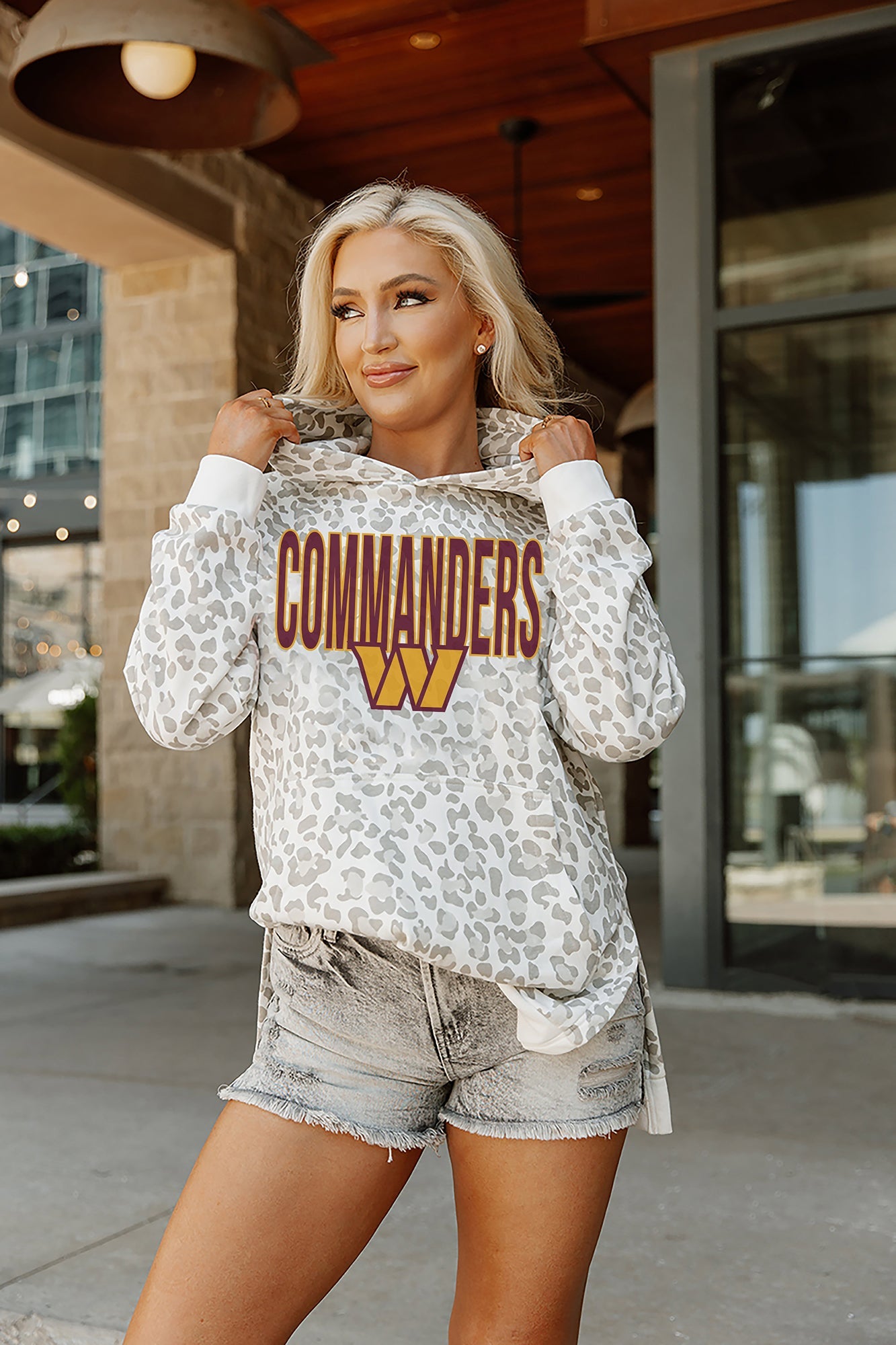 WASHINGTON COMMANDERS SIDELINE HOODED LEOPARD FLEECE PULLOVER WITH FRONT POCKET AND SIDE-SLIT DETAIL