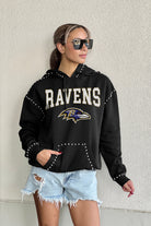 BALTIMORE RAVENS CATCH THE VIBE STUDDED DETAIL FLEECE FRONT POCKET HOODIE