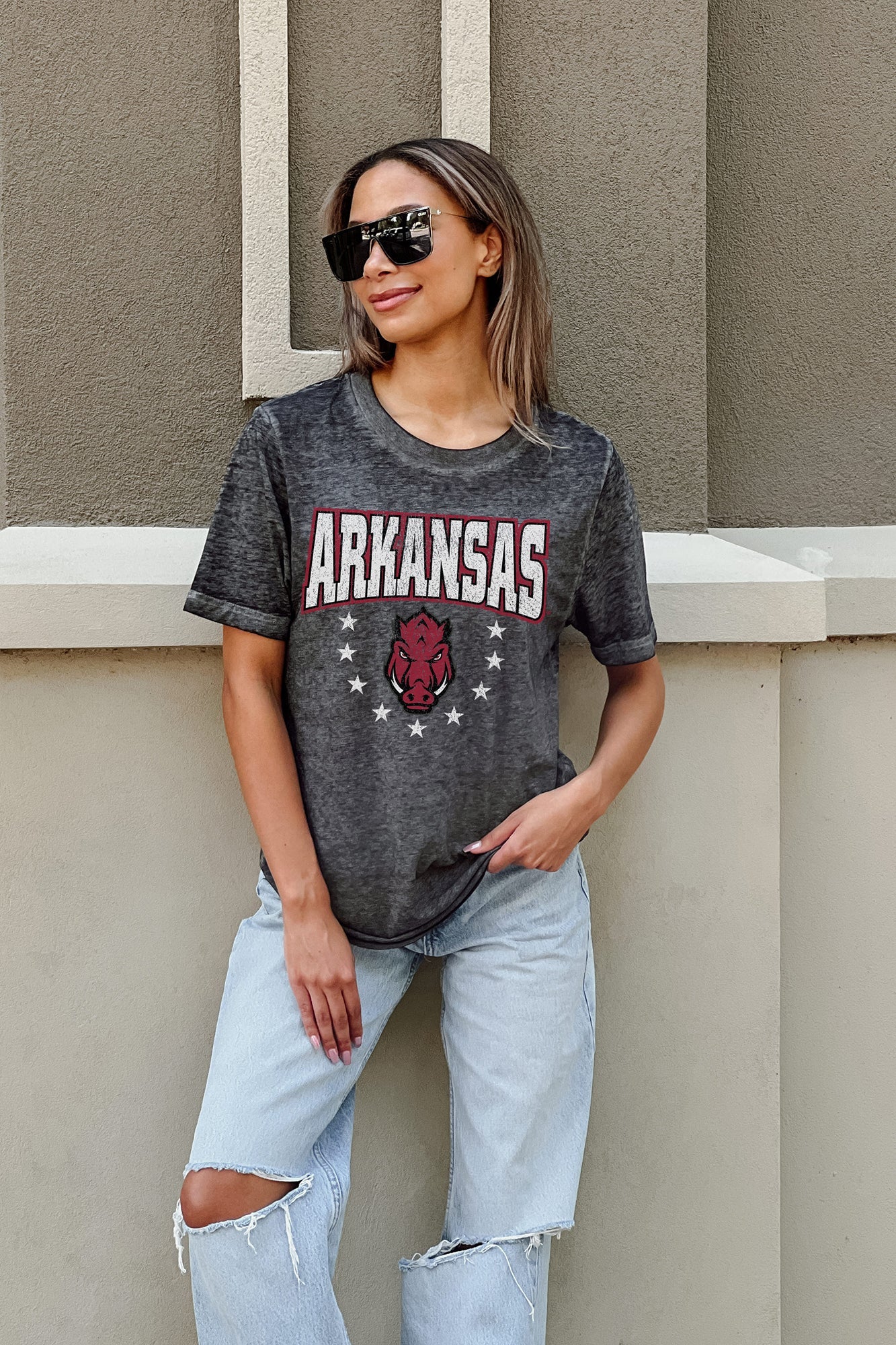 ARKANSAS RAZORBACKS SPRINT TO THE FINISH ACID WASH BOYFRIEND TEE