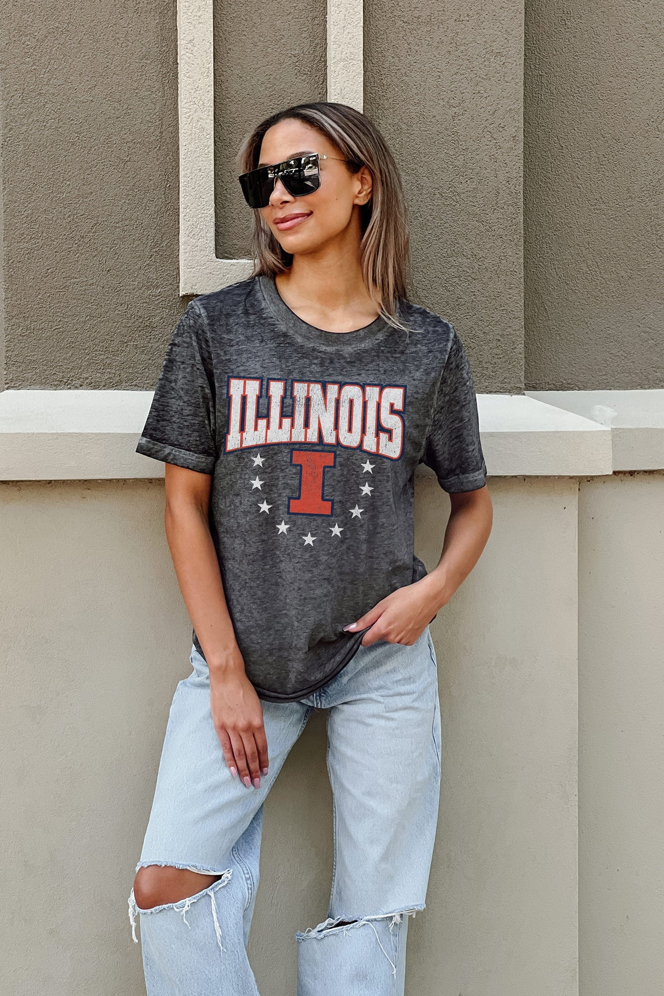 ILLINOIS FIGHTING ILLINI SPRINT TO THE FINISH ACID WASH BOYFRIEND TEE