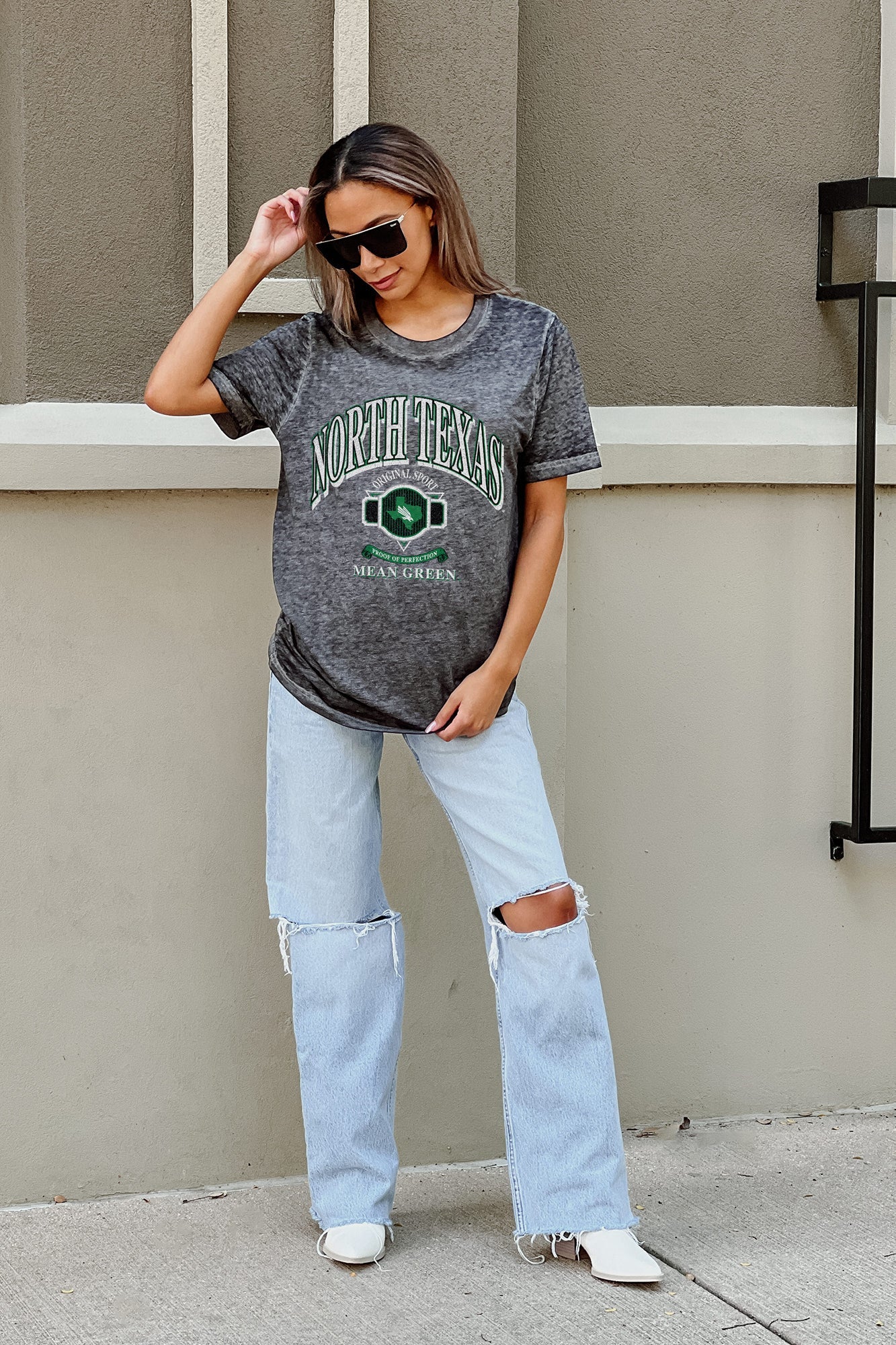 NORTH TEXAS MEAN GREEN SWITCH IT UP ACID WASH BOYFRIEND TEE