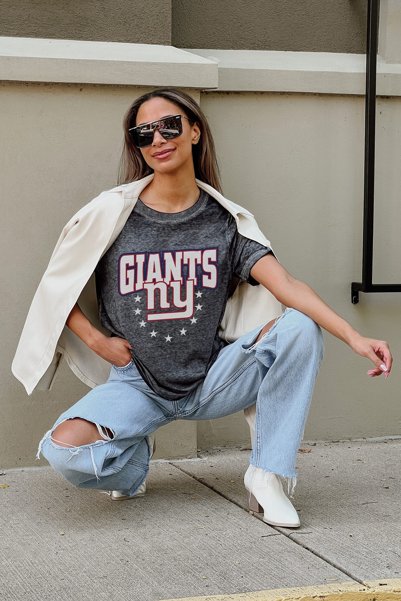 NEW YORK GIANTS TACKLE TITAN SHORT SLEEVE BOYFRIEND FIT WASHED TEE