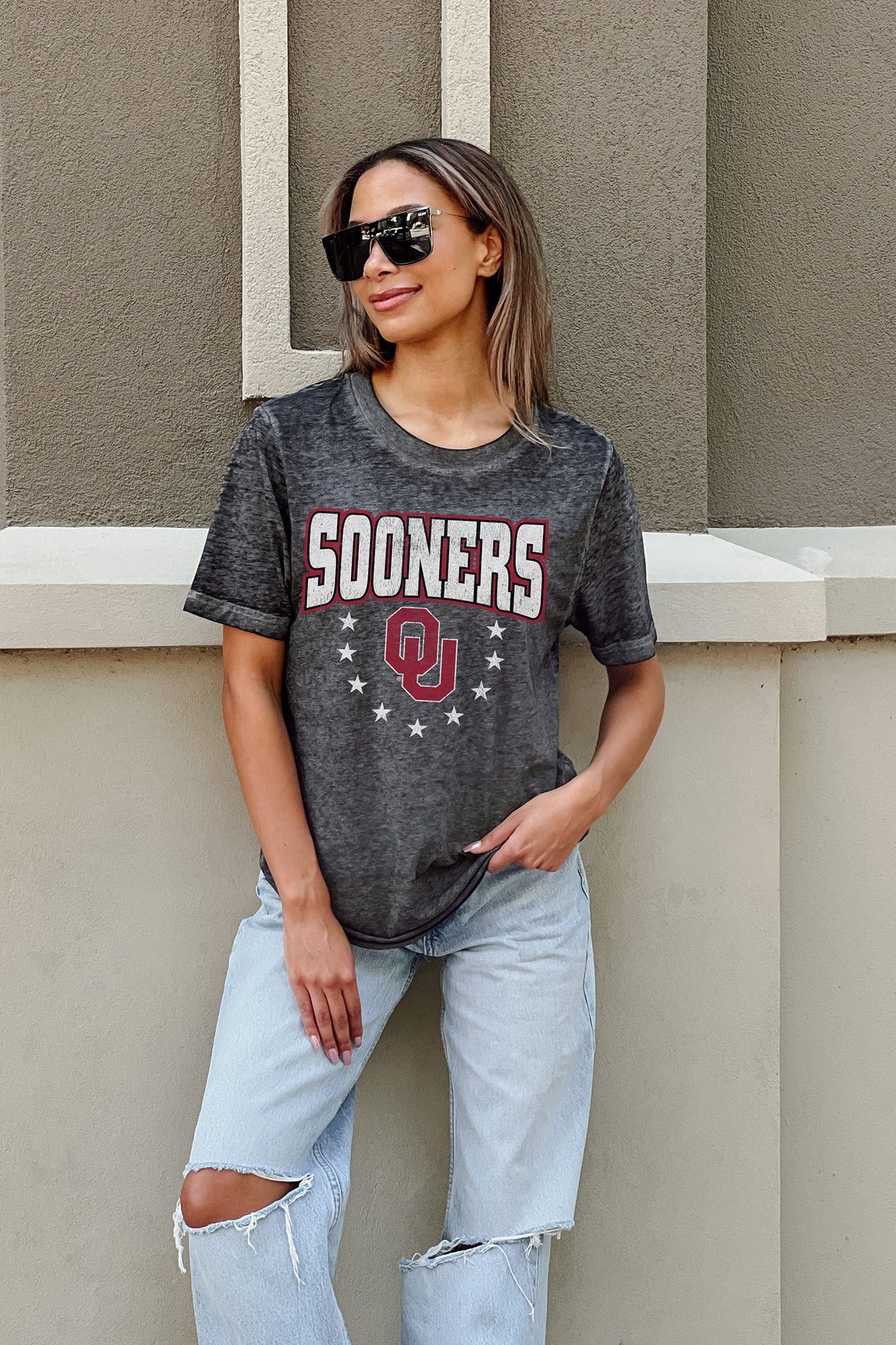 OKLAHOMA SOONERS SPRINT TO THE FINISH ACID WASH BOYFRIEND TEE