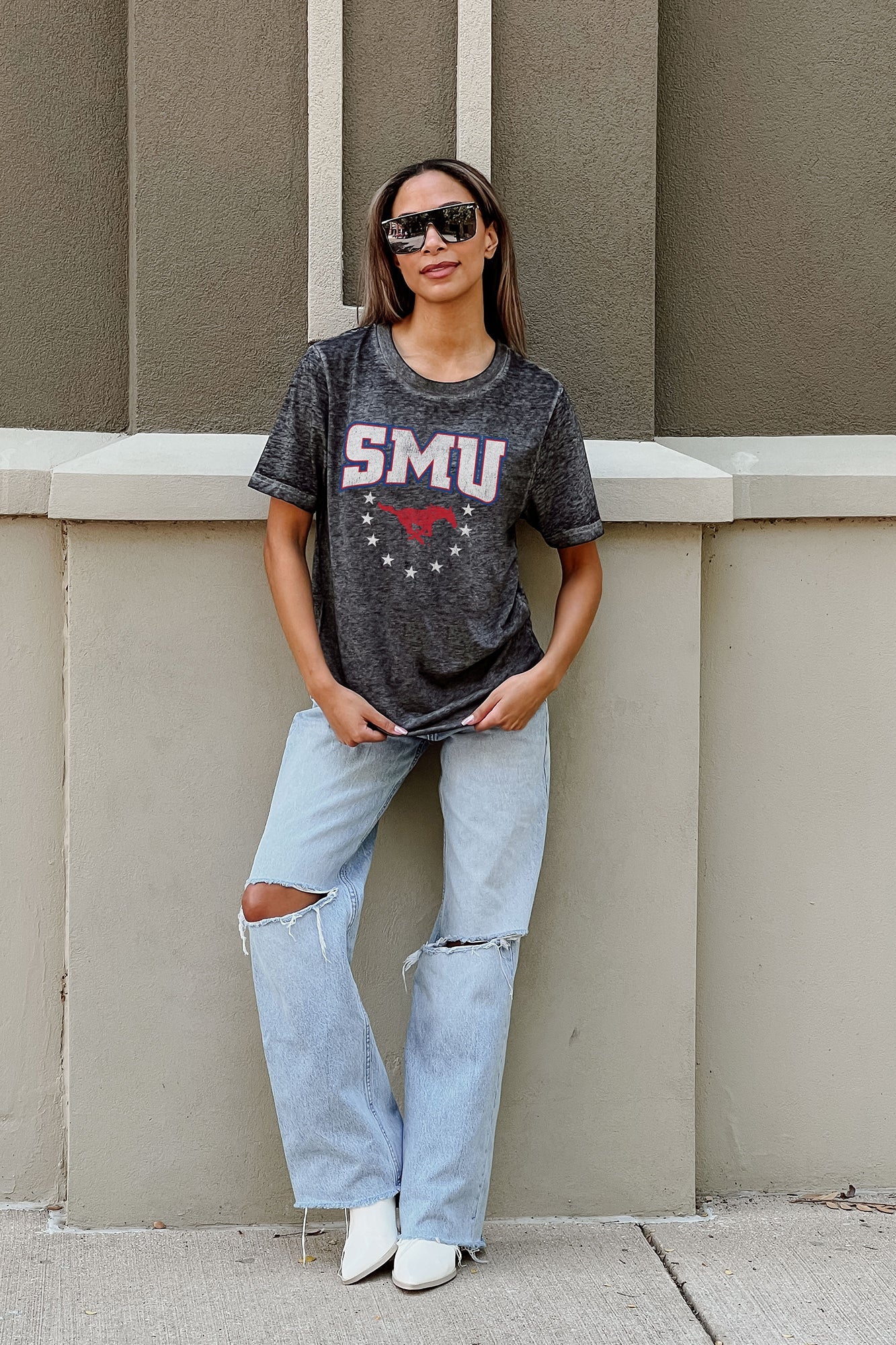 SMU MUSTANGS SPRINT TO THE FINISH ACID WASH BOYFRIEND TEE