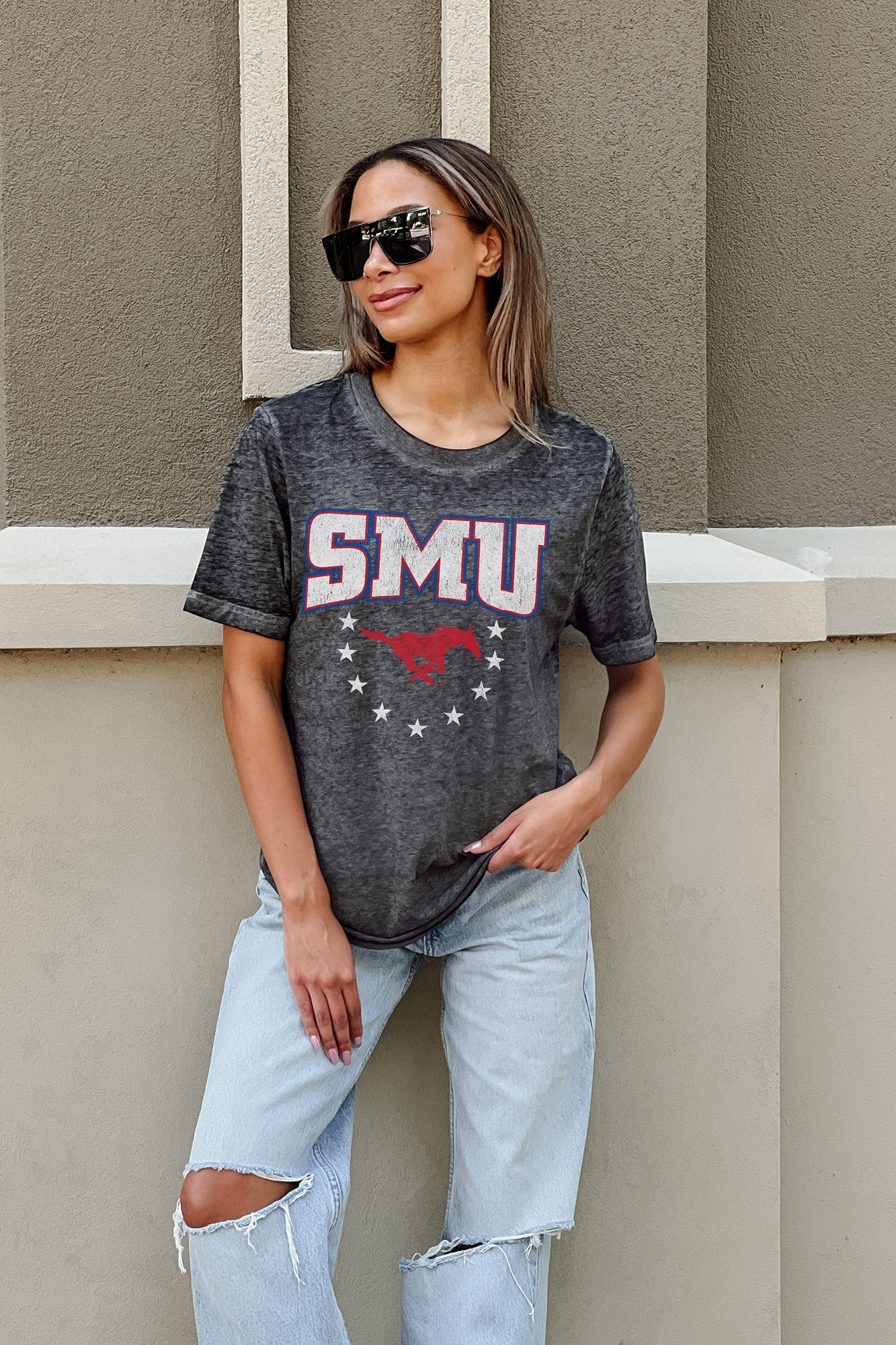 SMU MUSTANGS SPRINT TO THE FINISH ACID WASH BOYFRIEND TEE