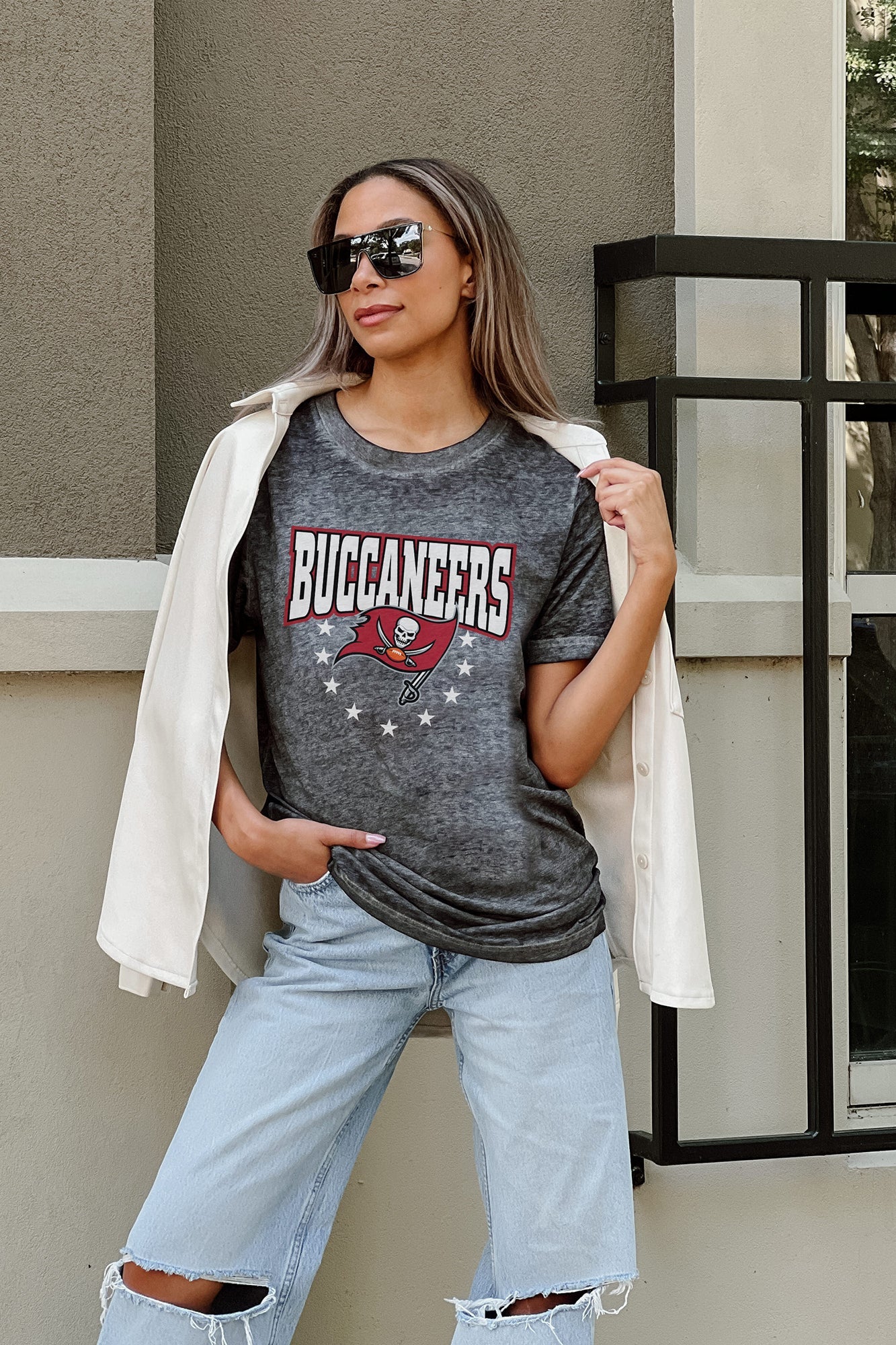 TAMPA BAY BUCCANEERS CAN'T CATCH ME ACID WASH BOYFRIEND TEE