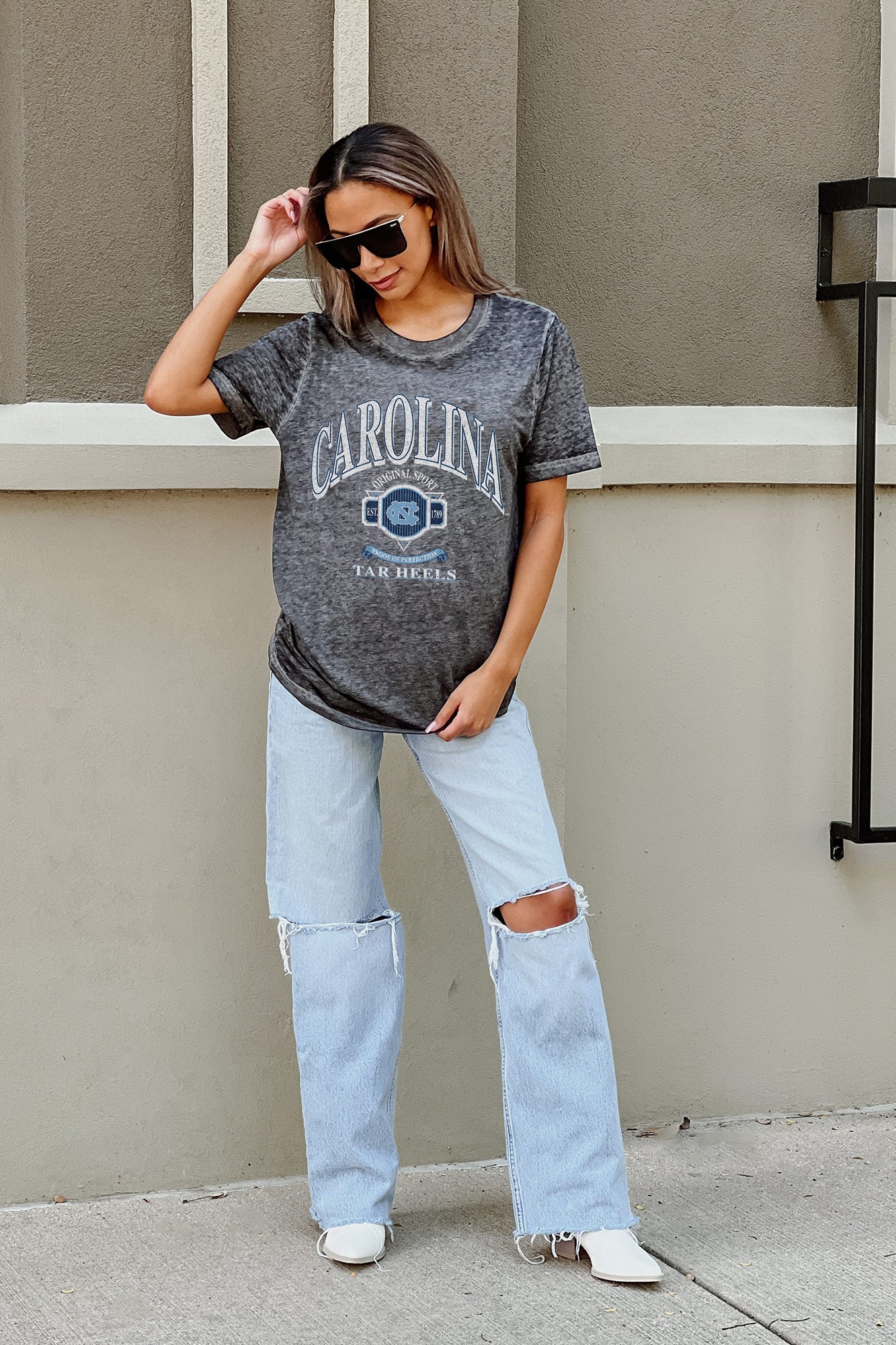 NORTH CAROLINA TAR HEELS SWITCH IT UP ACID WASH BOYFRIEND TEE