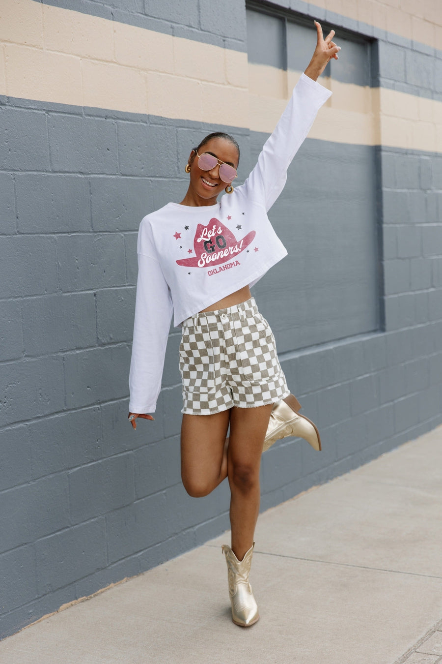 OKLAHOMA SOONERS HATS OFF LONG SLEEVE BOXY CROP TEE