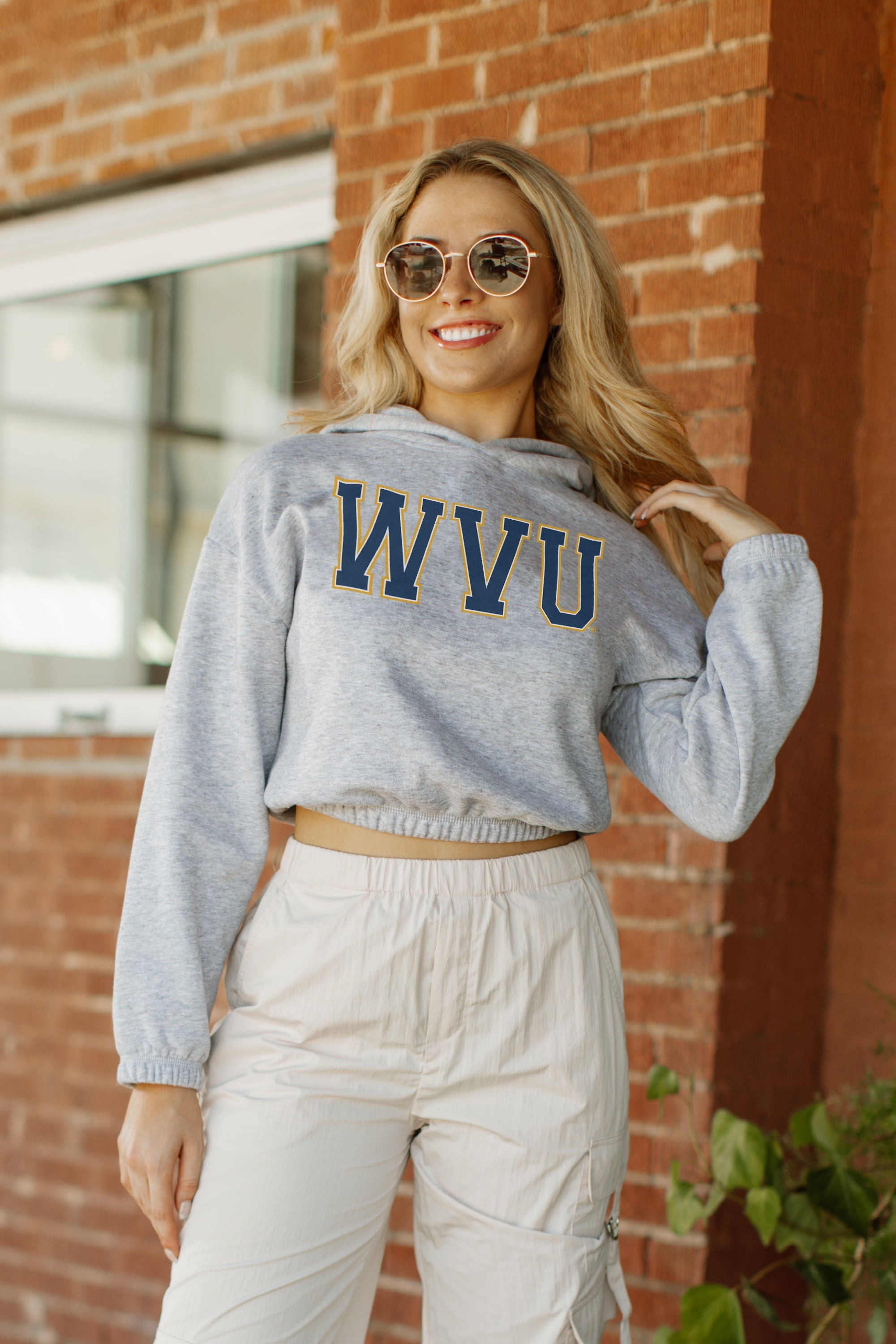 WEST VIRGINIA MOUNTAINEERS HEADED TO VICTORY BANDED CROPPED HOODIE BY MADI PREWETT